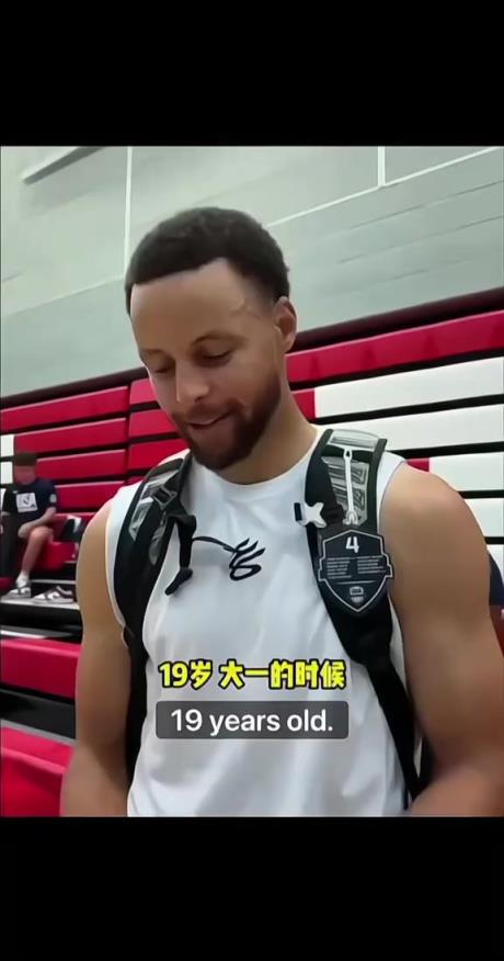 美國(guó)男籃問(wèn)答：第一次扣籃時(shí)幾歲？濃眉：詹姆斯兩歲扣籃！