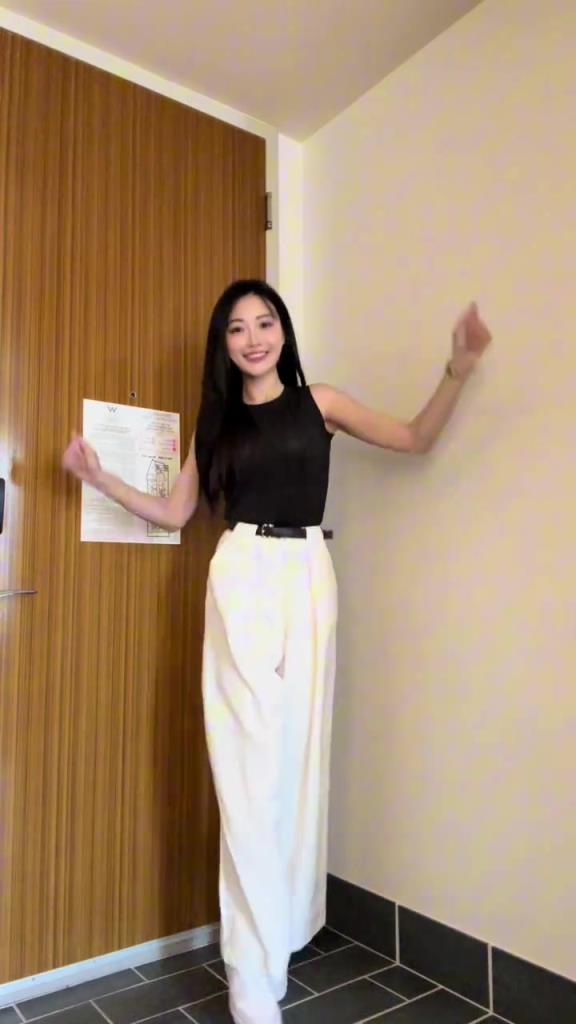 孟超曬自拍：常規(guī)賽正式收官啦，咱們季后賽見啦！