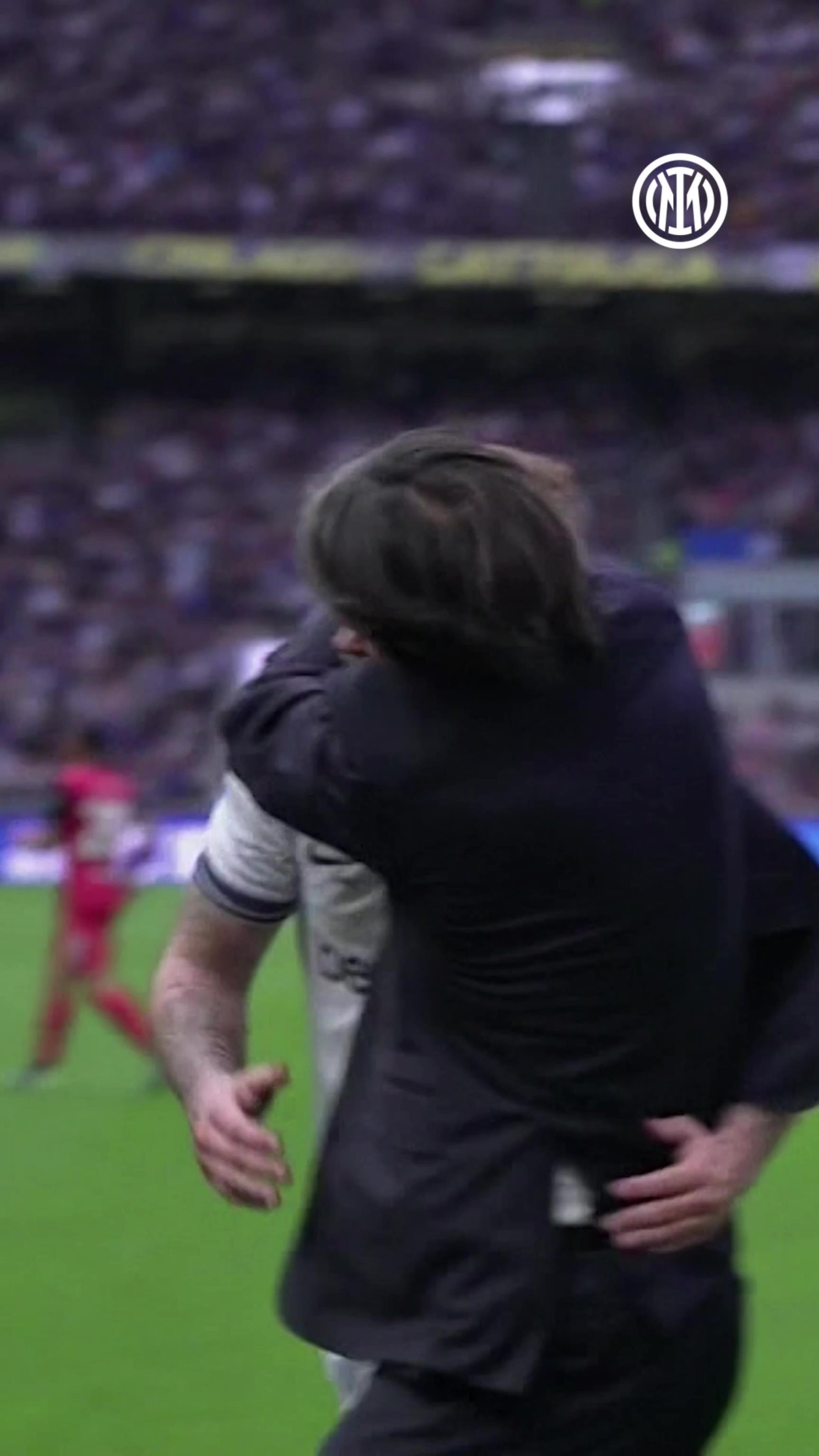 太銷(xiāo)魂，網(wǎng)友：阿瑙托維奇這腳傳球的確值得小因又摟又親