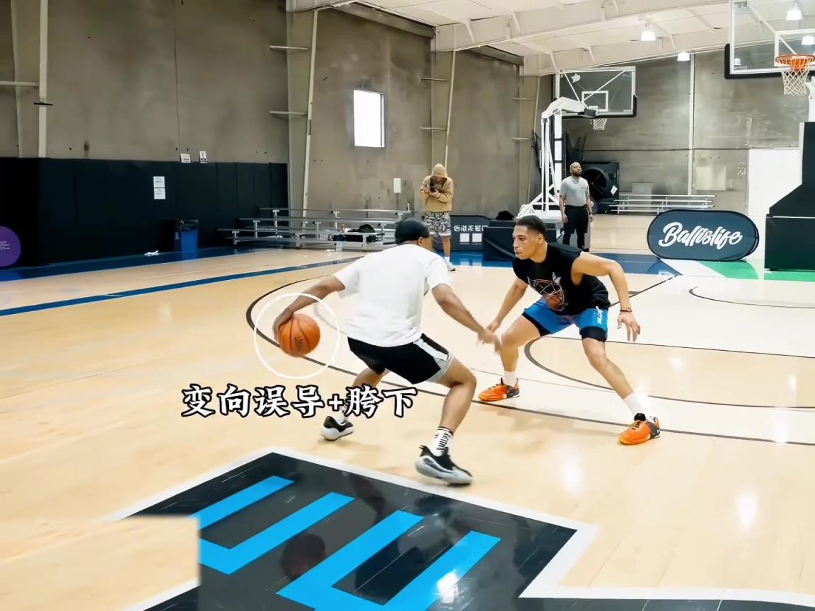 “實(shí)戰(zhàn)中的節(jié)奏過人動(dòng)作鑒賞，連續(xù)胯下變向舞蹈銜接頓拜突破”