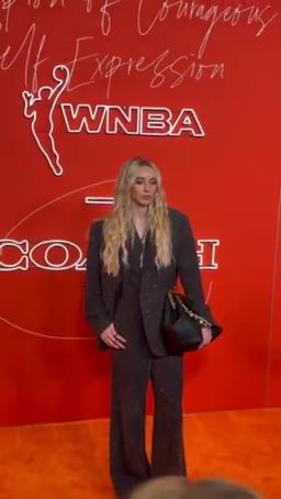 女狀元佩吉強(qiáng)勢(shì)登陸WNBA，實(shí)力超強(qiáng)，顏值也杠杠的